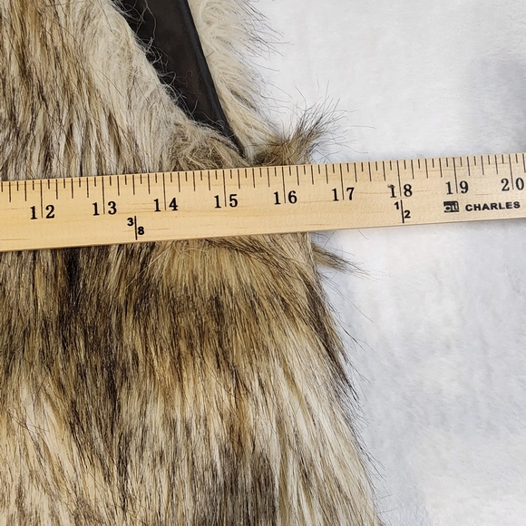 Daytrip for Buckle Faux Fur Vest, Brown, EUC, Size Small - Picture 3 of 4